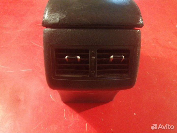 Подлокотник передний Toyota Camry XV40