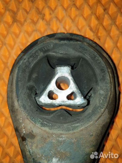 Опора двигателя задняя Форд Фокус 2