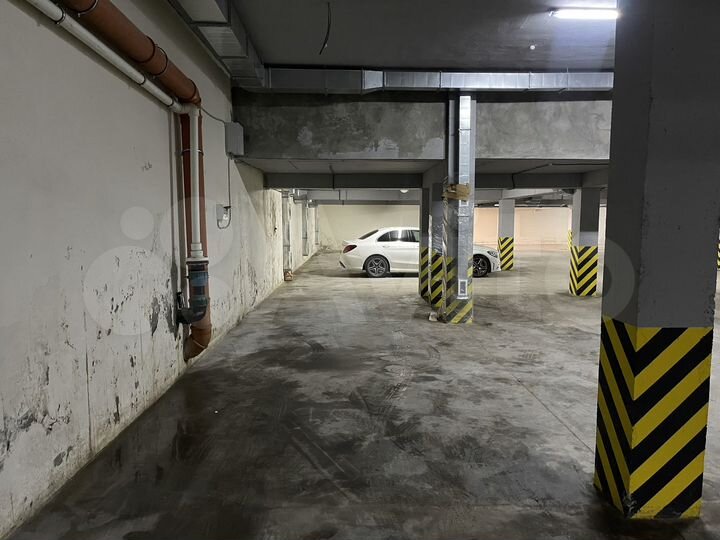 Машиноместо, 27 м²