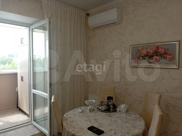 2-к. квартира, 66,1 м², 2/10 эт.