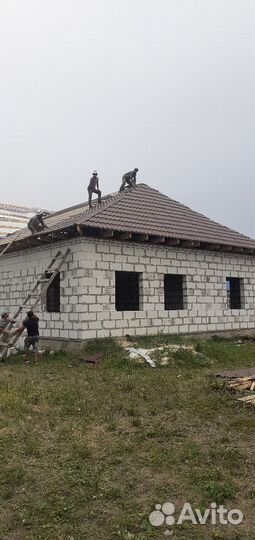 Бригада строителей