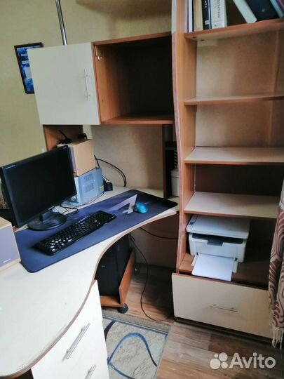 Компьютерный стол