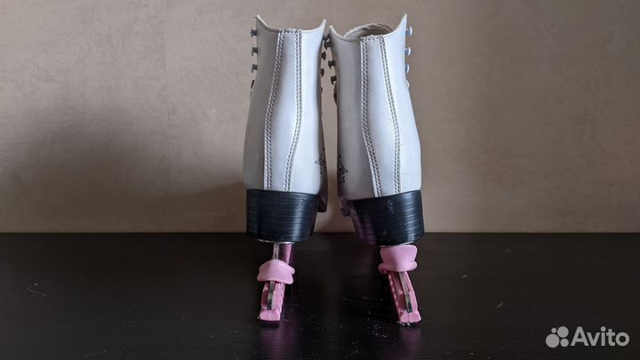 Коньки фигурные для девочки