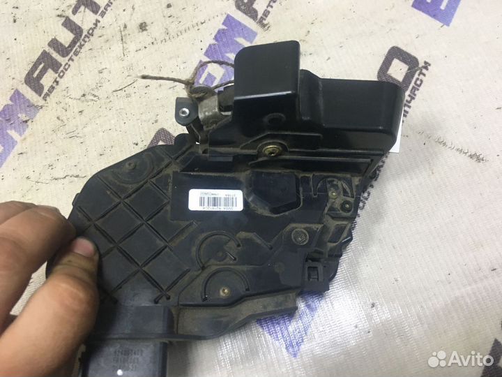 Замок двери передней правой Форд Фокус 2 купе
