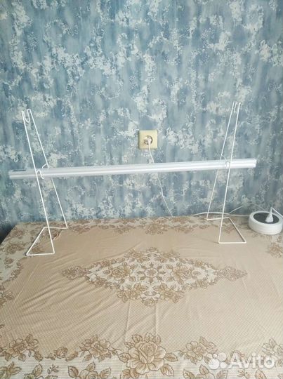 Подставка для линейной лампы