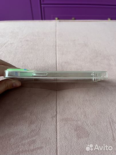 Силиконовый чехол на iPhone 13 Pro Кот на зеленом