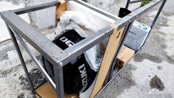 Мотор лодочный Suzuki DF90ATX черный в наличии