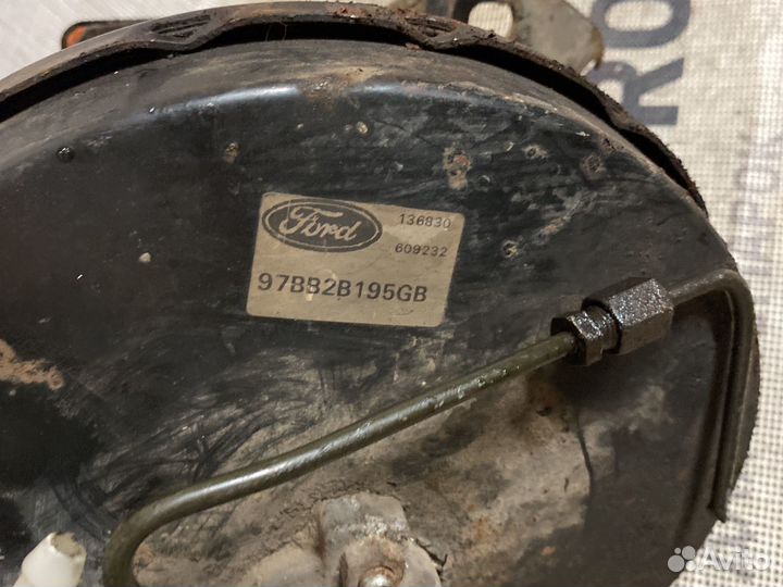 Тормозной вакуумник Ford Mondeo 2 97BB2B195GB