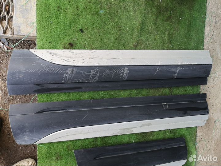 Накладка двери на VW Touareg NF 2010-2018