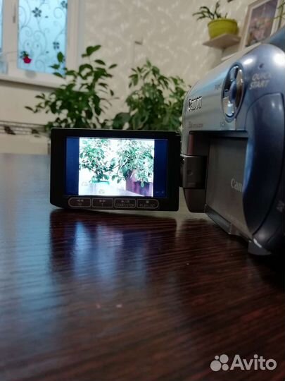 DVD-видеокамера canon