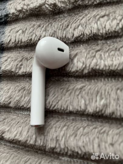 Беспроводные наушники apple airpods