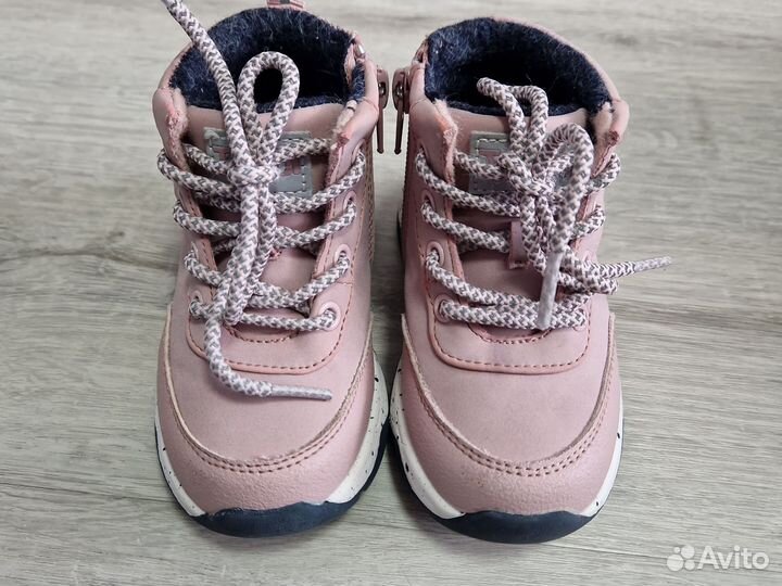 Ботинки для девочки 23