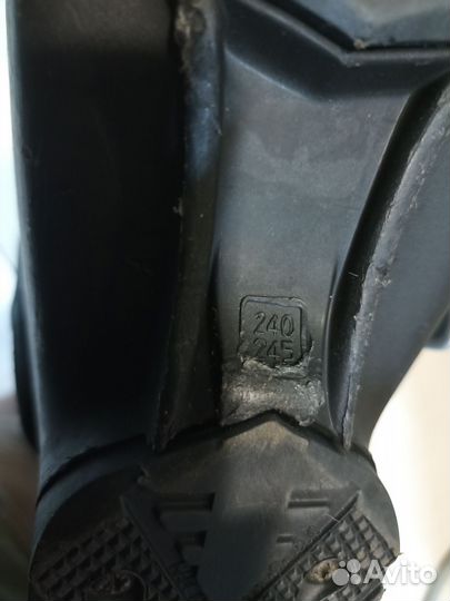 Горнолыжные ботинки