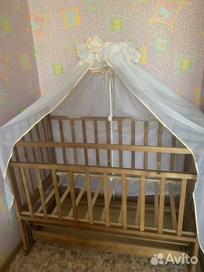 Детская кроватка