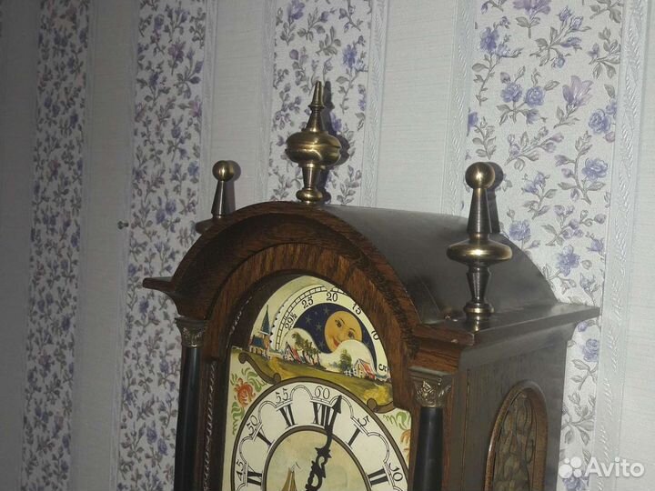 Настенные часы с боем и лунным календарем пр. Голл