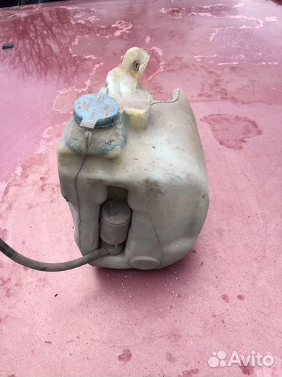 Бачек омывателя Ауди 80 Б3