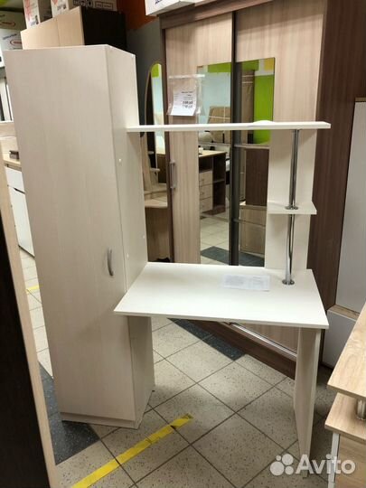 Стол компьютерный