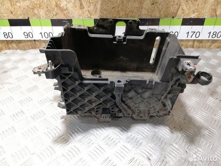 Крепление аккумулятора Renault Fluence 2010 2017