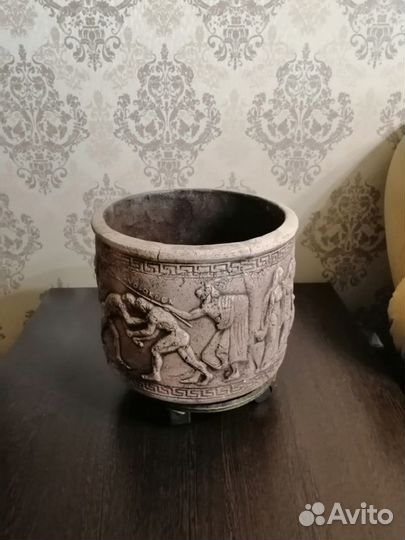 Продам кашпо под большой цветок