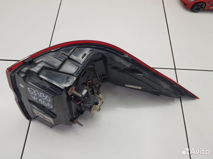 Фонарь задний левый (Mercedes-Benz GLE)