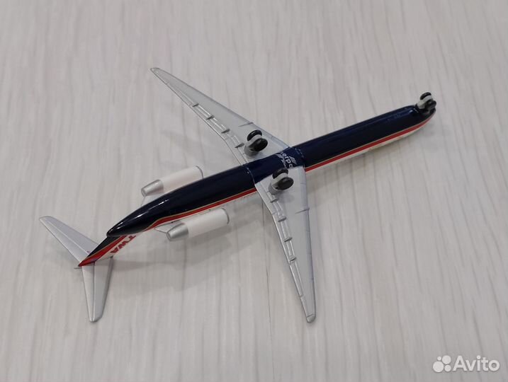 Самолёт в коробке. McDonnell Douglas MD-83 