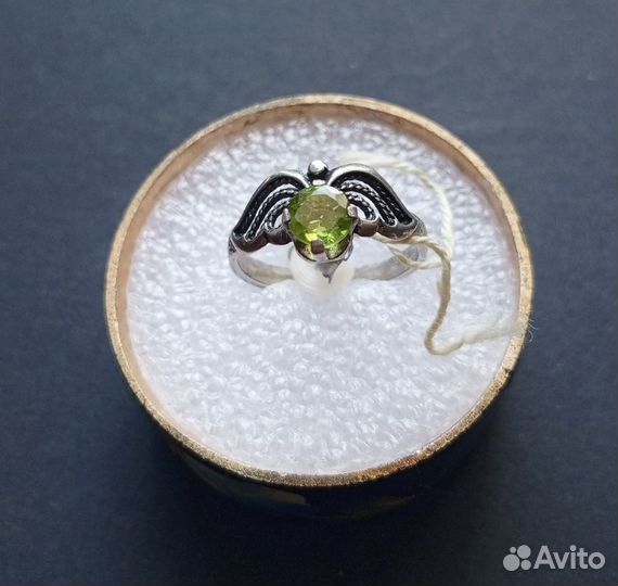 Кольцо 875 пр, хризолит. Якутский Ювелирный Завод