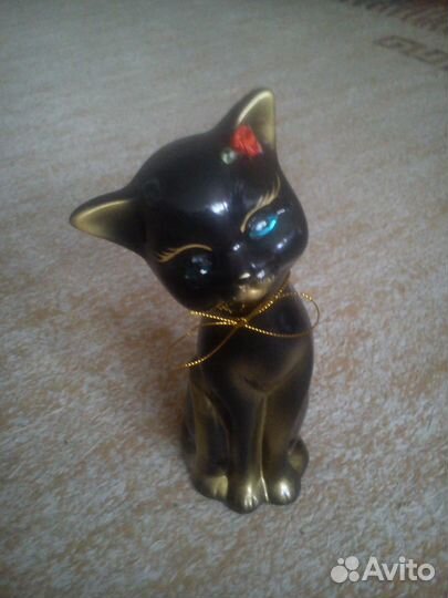 Статуэтка-копилка