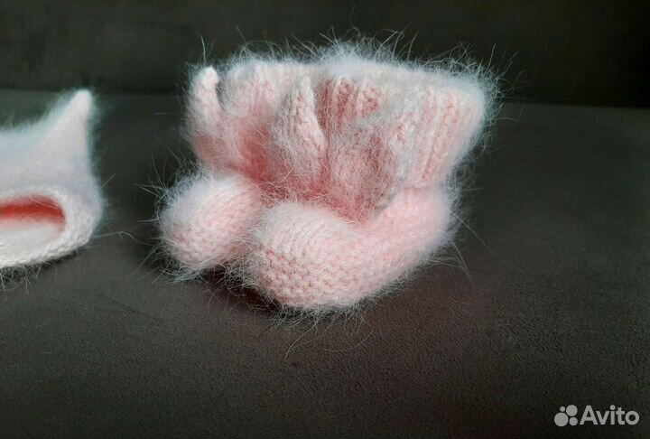 Чепчик и пинетки для новорожденного