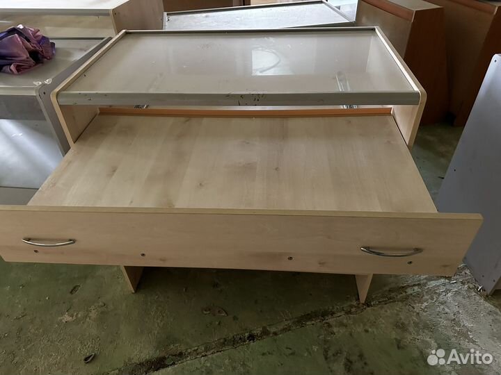 Шкаф витрина