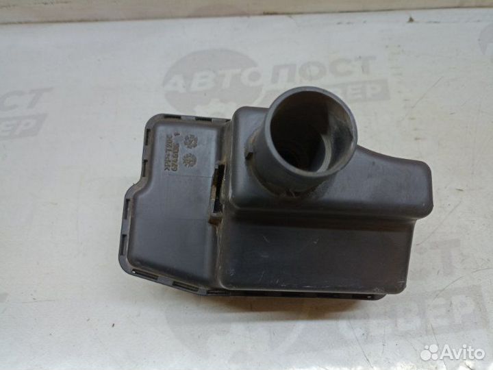 Резонатор воздушного фильтра Nissan Almera N16