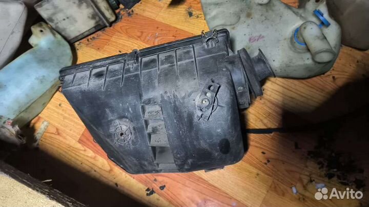 Корпус воздушного фильтра Audi 80B4 1.9 AAZ