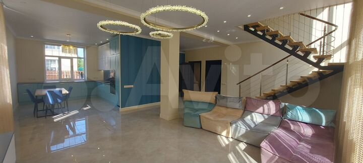 Дом 200 м² на участке 12 сот.