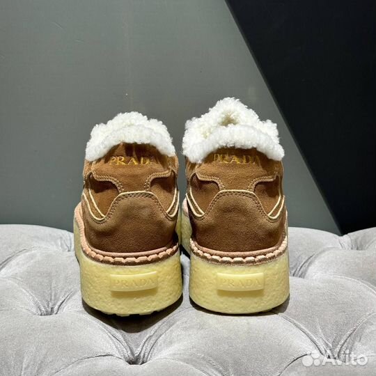 Кроссовки женские Prada