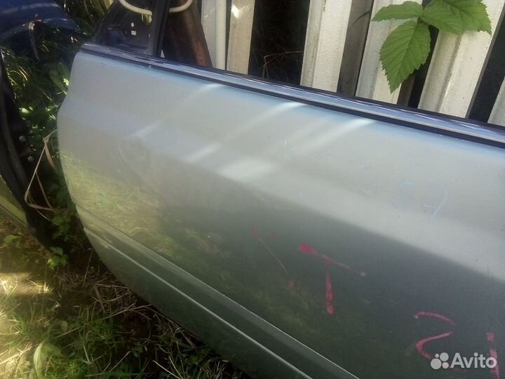 Продам на Тойоту Корону Премио переднюю левую двер