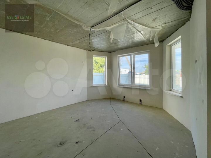 Дом 185 м² на участке 3,3 сот.