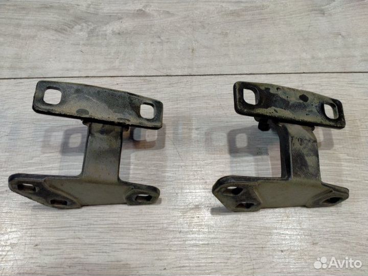 Петля крышки багажника Bmw X5 E53 M54B30 01/2004