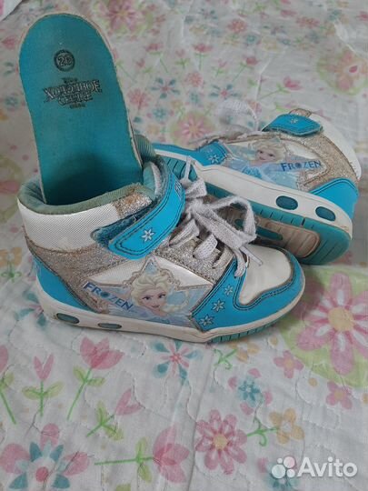 Кроссовки для девочки 26