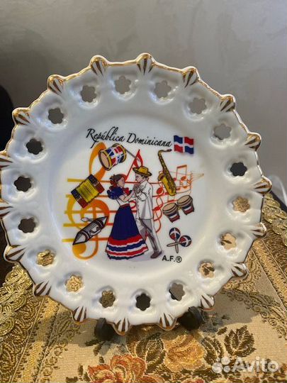 Тарелка прорезной фарфор