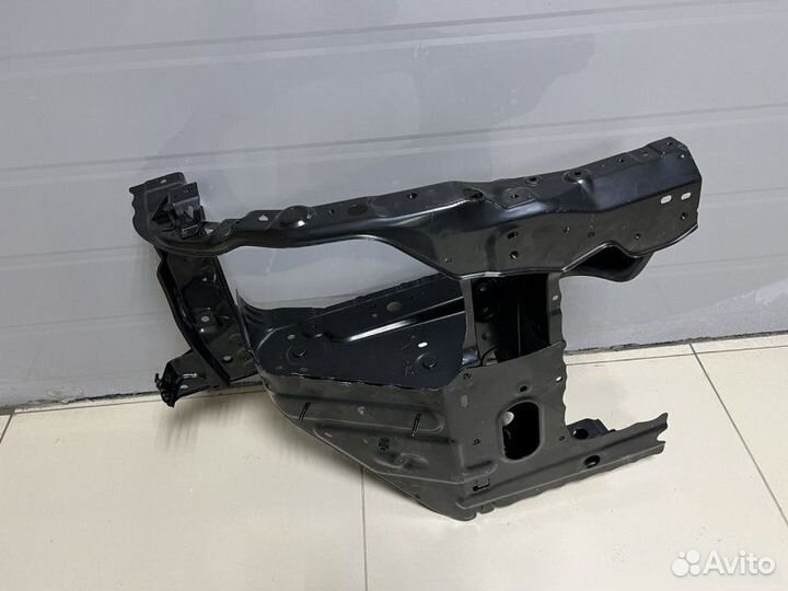 Суппорт фары правый Toyota Land Cruiser 200