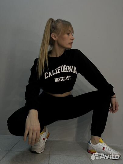 Спортивный костюм женский