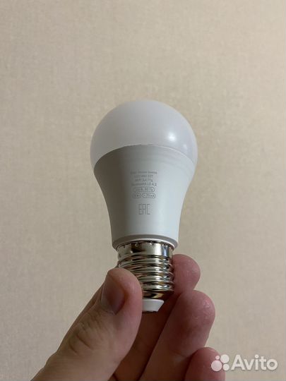 Умная лампочка сбер