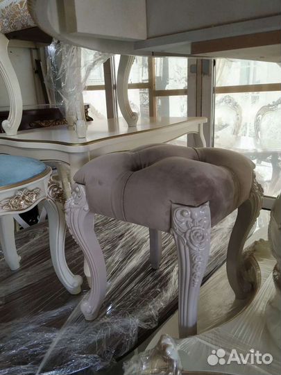 Стол туалетный