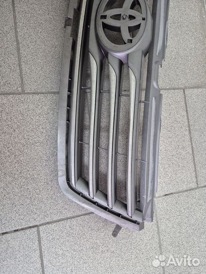 Решетка радиатора Toyota Rav4 v30