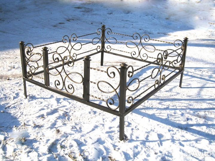Кованые ограждения для кладбища
