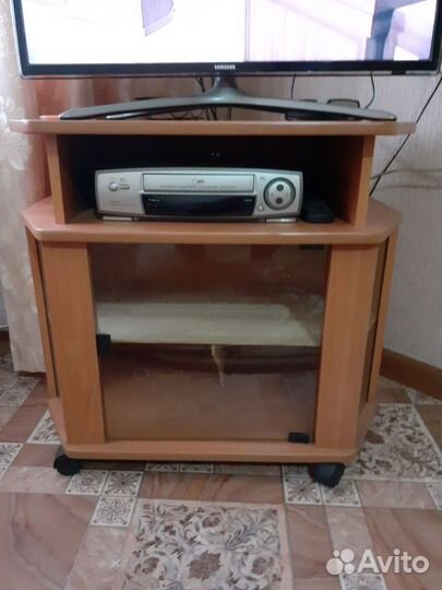 Тумба под телевизор