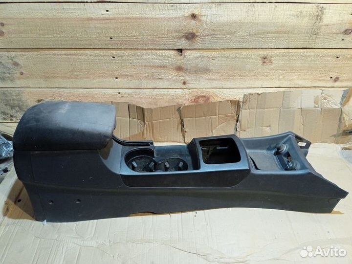 Консоль центральная Hyundai Elantra