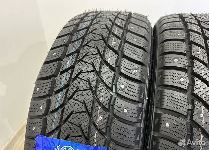 Tri Ace Snow White II 215/55 R17 29H