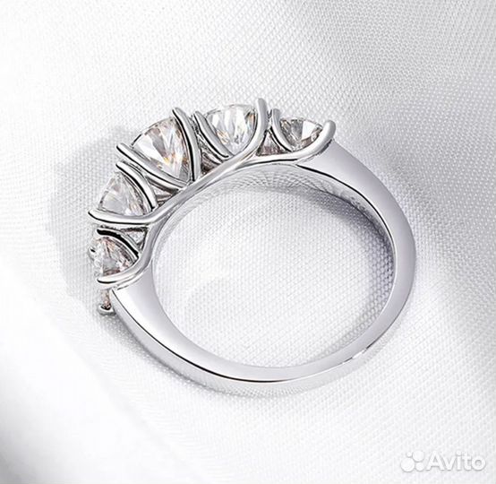 Кольцо из серебра 925 с муассанитом. 3,6 карат