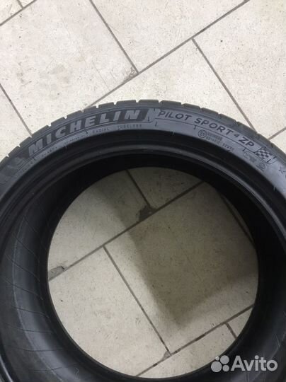 Michelin Pilot Sport 4 275/35 R19 и 245/40 R19 100Y