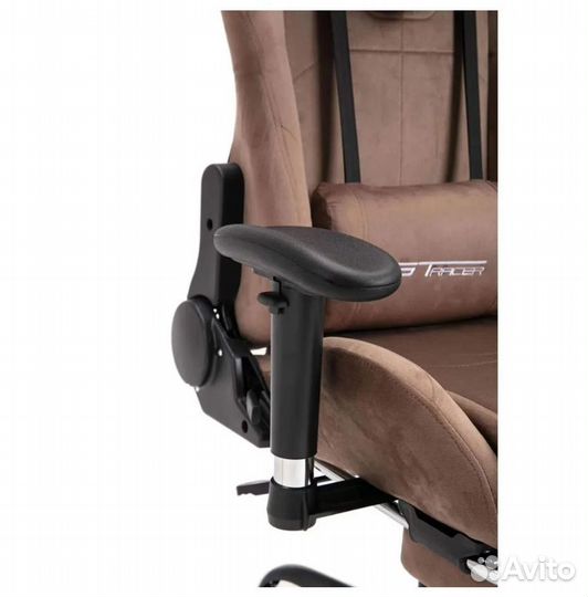 Игровое компьютерное кресло с подставкой для ног